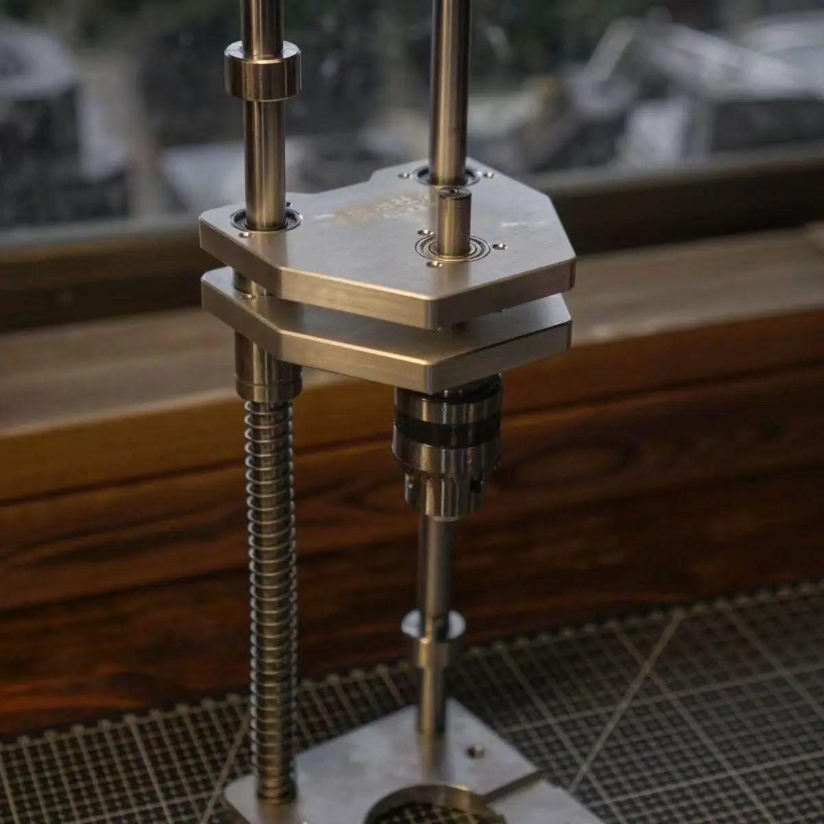 حامل حفر عمودي عالي الدقة - حا - مراجعة Drill Press وسعره